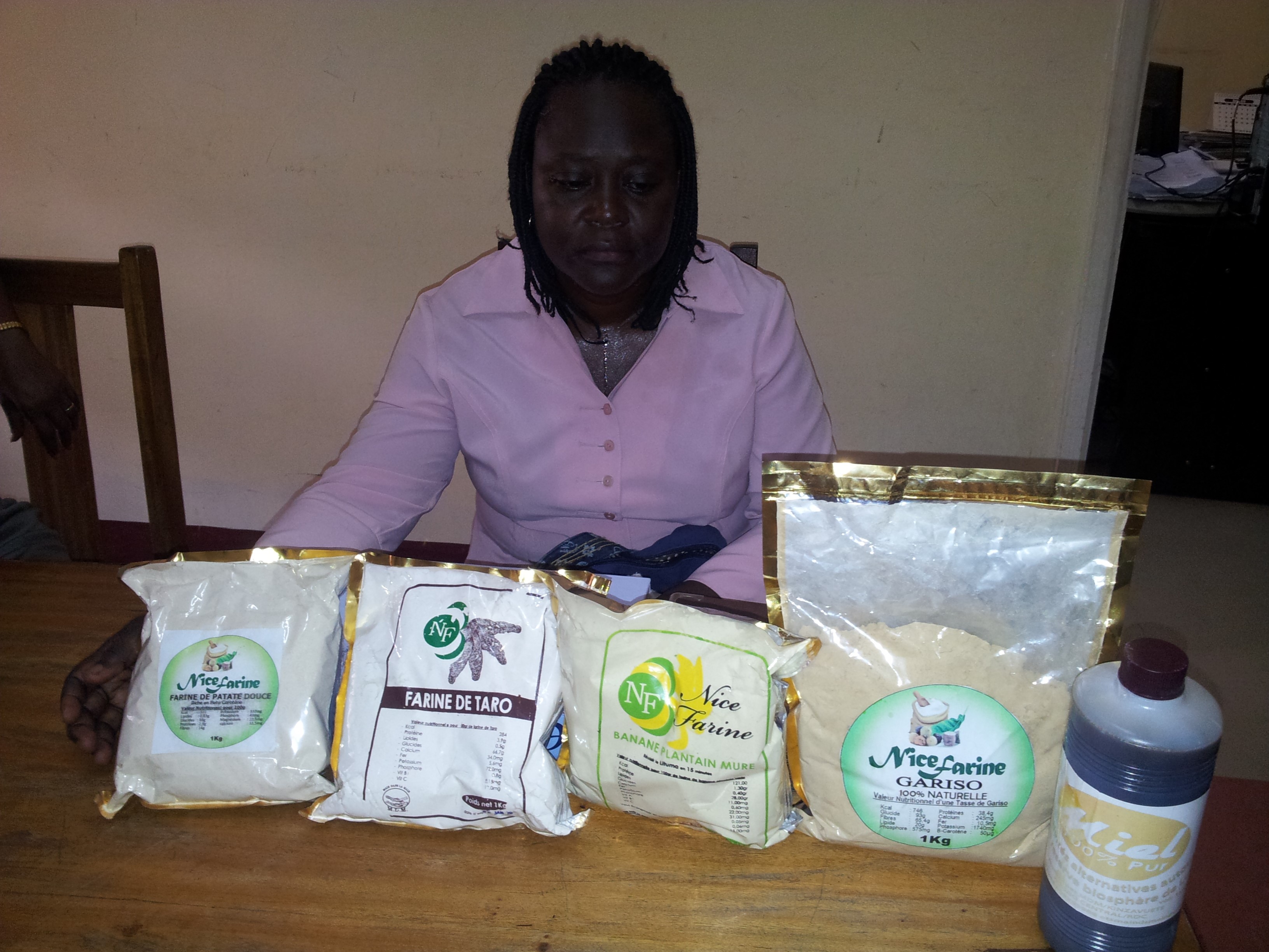 Lire la suite à propos de l’article L’ONG « Main dans la main » produit et transforme des produits agricoles locaux